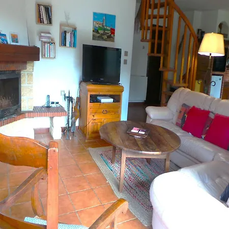 Villa In Le Boulou With Scenic Hilltop Views, Cleaning Included * Le Boulou