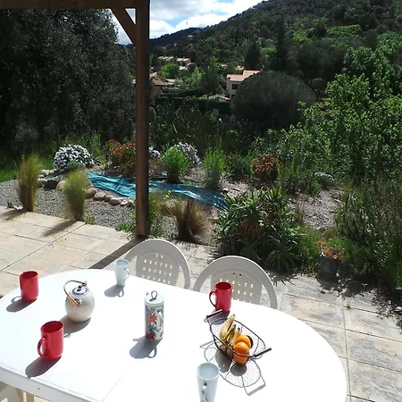 In With Scenic Hilltop Views, Cleaning Included *