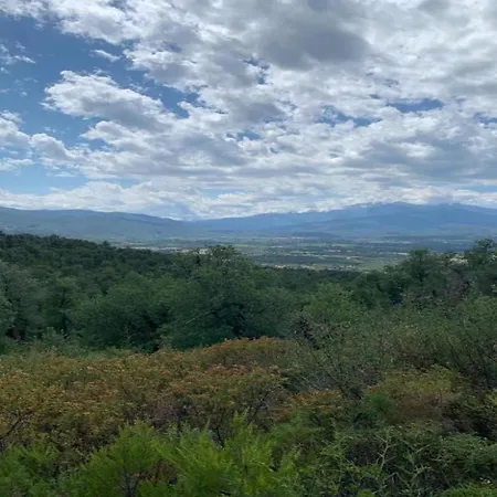 In With Scenic Hilltop Views, Cleaning Included ヴィラ ル・ブールー